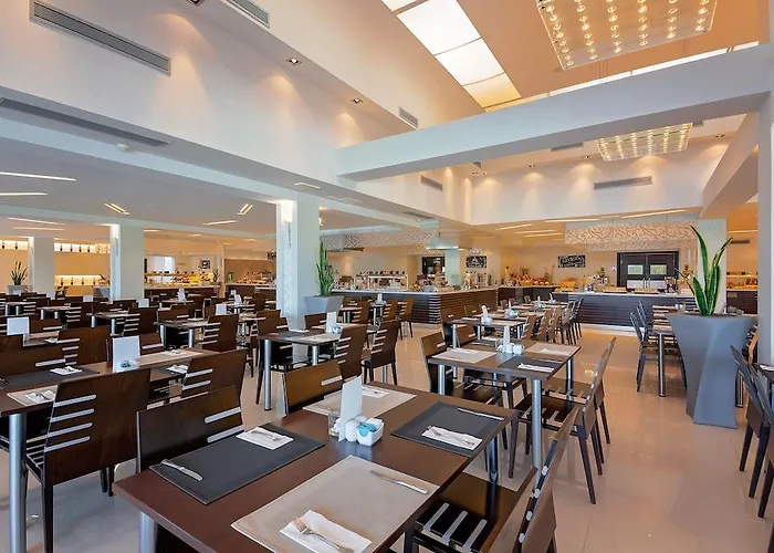 Maistra Select Belvedere 브르사르