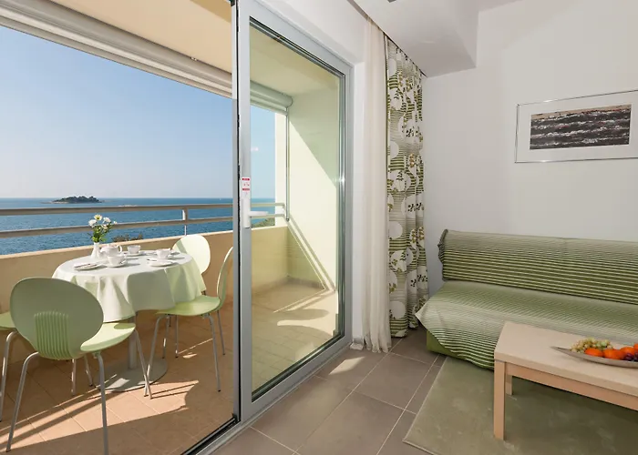 Maistra Select Belvedere 브르사르