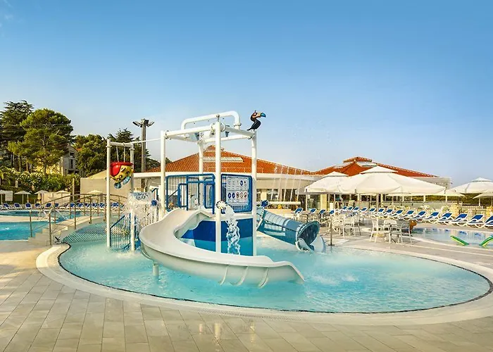 Maistra Select Belvedere 4* 브르사르